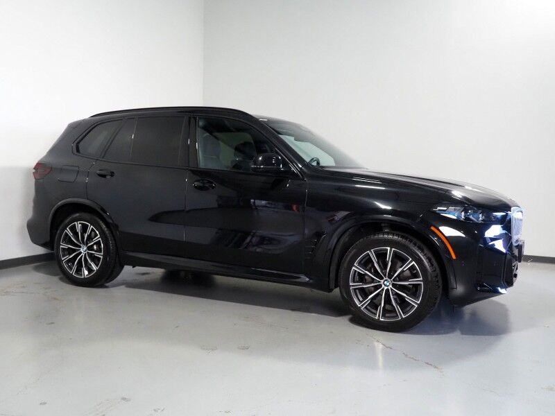 2026 BMW X5 sDrive40i *M SPORT PKG, HEADS-UP DISPLAY, NAVIGATION, LIVE COCKPIT PRO, SAFETY ALERTS, CURVED DISPLAY, 360 CAMERAS, PANORAMA MOONROOF, CLIMATE/MULTI-CONTOUR SEATS, HEATED STEERING, HARMAN/KARDON, WIRELESS CHARGING