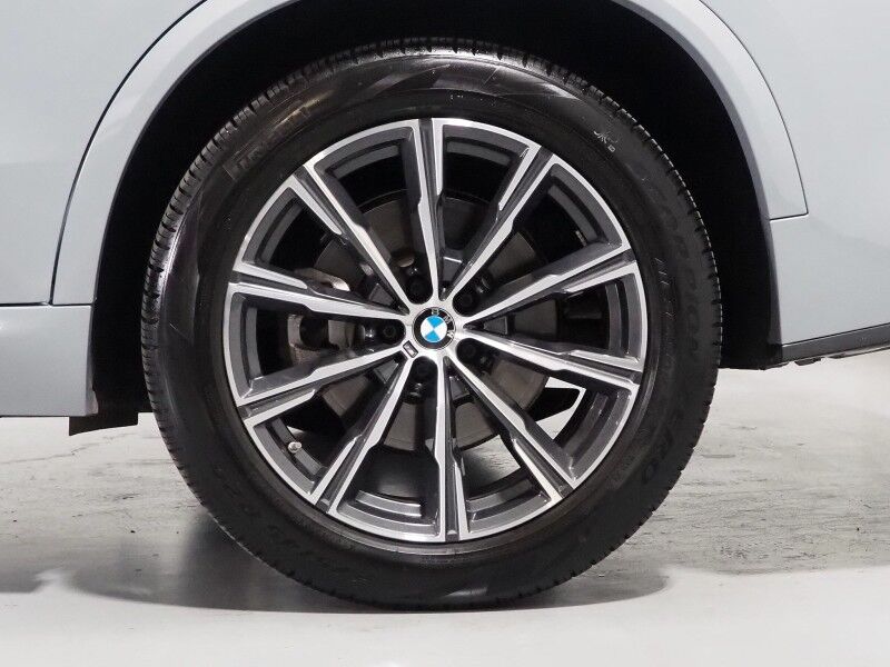 2026 BMW X5 sDrive40i *M SPORT PKG, HEADS-UP DISPLAY, NAVIGATION, LIVE COCKPIT PRO, SAFETY ALERTS, CURVED DISPLAY, 360 CAMERAS, PANORAMA MOONROOF, CLIMATE/MULTI-CONTOUR SEATS, HEATED STEERING, HARMAN/KARDON, WIRELESS CHARGING Round Rock TX