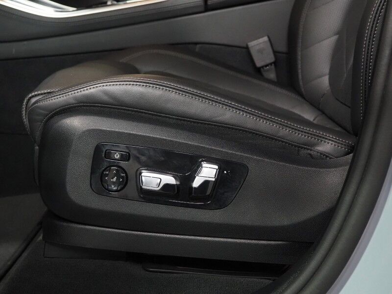 2026 BMW X5 sDrive40i *M SPORT PKG, HEADS-UP DISPLAY, NAVIGATION, LIVE COCKPIT PRO, SAFETY ALERTS, CURVED DISPLAY, 360 CAMERAS, PANORAMA MOONROOF, CLIMATE/MULTI-CONTOUR SEATS, HEATED STEERING, HARMAN/KARDON, WIRELESS CHARGING Round Rock TX