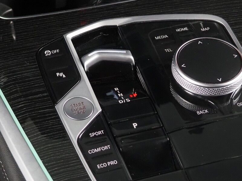 2026 BMW X5 sDrive40i *M SPORT PKG, HEADS-UP DISPLAY, NAVIGATION, LIVE COCKPIT PRO, SAFETY ALERTS, CURVED DISPLAY, 360 CAMERAS, PANORAMA MOONROOF, CLIMATE/MULTI-CONTOUR SEATS, HEATED STEERING, HARMAN/KARDON, WIRELESS CHARGING Round Rock TX