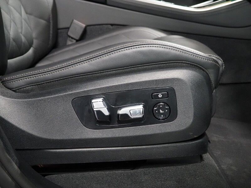 2026 BMW X5 sDrive40i *M SPORT PKG, HEADS-UP DISPLAY, NAVIGATION, LIVE COCKPIT PRO, SAFETY ALERTS, CURVED DISPLAY, 360 CAMERAS, PANORAMA MOONROOF, CLIMATE/MULTI-CONTOUR SEATS, HEATED STEERING, HARMAN/KARDON, WIRELESS CHARGING Round Rock TX