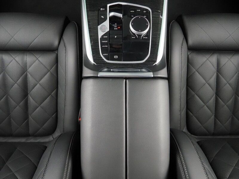 2026 BMW X5 sDrive40i *M SPORT PKG, HEADS-UP DISPLAY, NAVIGATION, LIVE COCKPIT PRO, SAFETY ALERTS, CURVED DISPLAY, 360 CAMERAS, PANORAMA MOONROOF, CLIMATE/MULTI-CONTOUR SEATS, HEATED STEERING, HARMAN/KARDON, WIRELESS CHARGING Round Rock TX