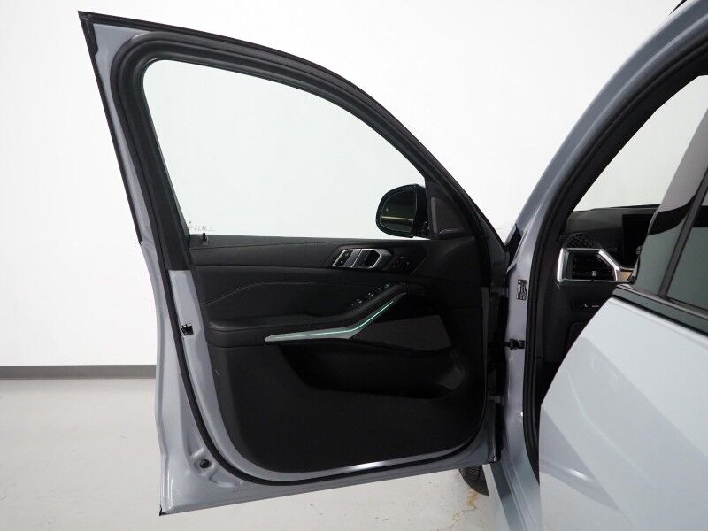 2026 BMW X5 sDrive40i *M SPORT PKG, HEADS-UP DISPLAY, NAVIGATION, LIVE COCKPIT PRO, SAFETY ALERTS, CURVED DISPLAY, 360 CAMERAS, PANORAMA MOONROOF, CLIMATE/MULTI-CONTOUR SEATS, HEATED STEERING, HARMAN/KARDON, WIRELESS CHARGING Round Rock TX