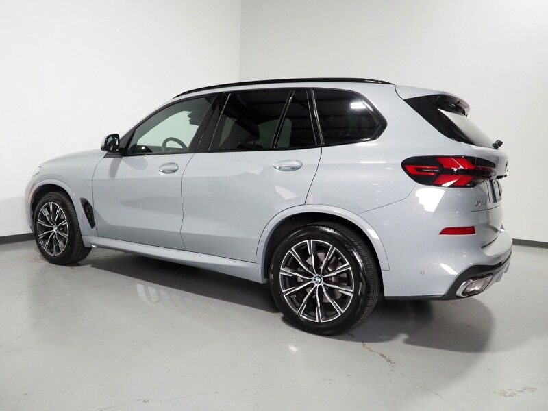 2026 BMW X5 sDrive40i *M SPORT PKG, HEADS-UP DISPLAY, NAVIGATION, LIVE COCKPIT PRO, SAFETY ALERTS, CURVED DISPLAY, 360 CAMERAS, PANORAMA MOONROOF, CLIMATE/MULTI-CONTOUR SEATS, HEATED STEERING, HARMAN/KARDON, WIRELESS CHARGING Round Rock TX