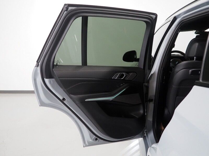 2026 BMW X5 sDrive40i *M SPORT PKG, HEADS-UP DISPLAY, NAVIGATION, LIVE COCKPIT PRO, SAFETY ALERTS, CURVED DISPLAY, 360 CAMERAS, PANORAMA MOONROOF, CLIMATE/MULTI-CONTOUR SEATS, HEATED STEERING, HARMAN/KARDON, WIRELESS CHARGING Round Rock TX