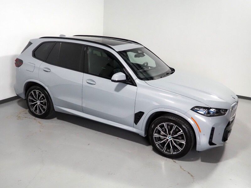 2026 BMW X5 sDrive40i *M SPORT PKG, HEADS-UP DISPLAY, NAVIGATION, LIVE COCKPIT PRO, SAFETY ALERTS, CURVED DISPLAY, 360 CAMERAS, PANORAMA MOONROOF, CLIMATE/MULTI-CONTOUR SEATS, HEATED STEERING, HARMAN/KARDON, WIRELESS CHARGING Round Rock TX