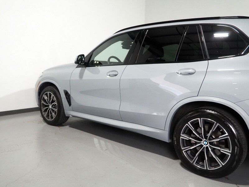 2026 BMW X5 sDrive40i *M SPORT PKG, HEADS-UP DISPLAY, NAVIGATION, LIVE COCKPIT PRO, SAFETY ALERTS, CURVED DISPLAY, 360 CAMERAS, PANORAMA MOONROOF, CLIMATE/MULTI-CONTOUR SEATS, HEATED STEERING, HARMAN/KARDON, WIRELESS CHARGING Round Rock TX