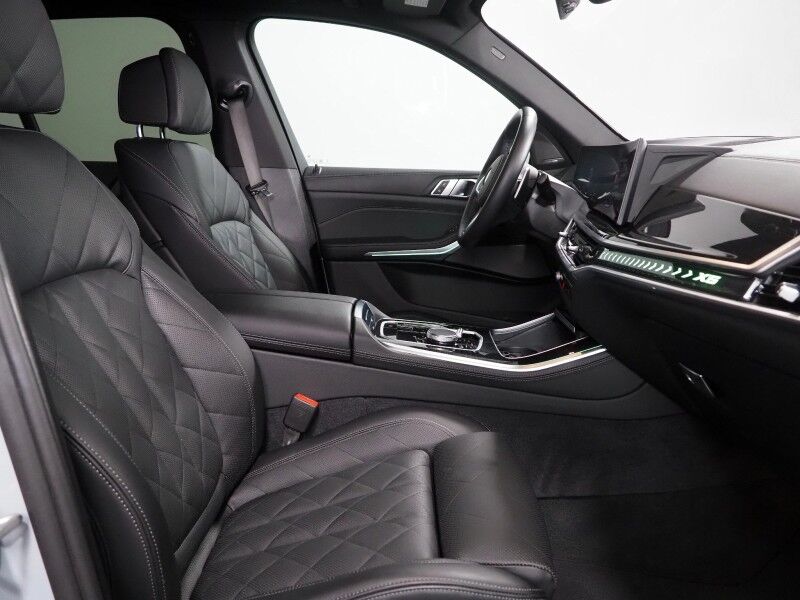 2026 BMW X5 sDrive40i *M SPORT PKG, HEADS-UP DISPLAY, NAVIGATION, LIVE COCKPIT PRO, SAFETY ALERTS, CURVED DISPLAY, 360 CAMERAS, PANORAMA MOONROOF, CLIMATE/MULTI-CONTOUR SEATS, HEATED STEERING, HARMAN/KARDON, WIRELESS CHARGING Round Rock TX