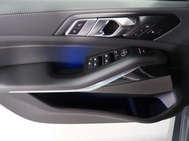 2026 BMW X5 sDrive40i *M SPORT PKG, HEADS-UP DISPLAY, NAVIGATION, LIVE COCKPIT PRO, SAFETY ALERTS, CURVED DISPLAY, PANORAMA MOONROOF, CLIMATE/MULTI-CONTOUR SEATS, HEATED STEERING, HARMAN/KARDON, WIRELESS CHARGING Round Rock TX