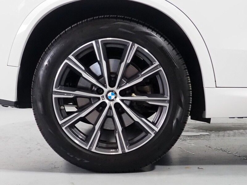 2026 BMW X5 xDrive40i AWD *M SPORT PKG, HEADS-UP DISPLAY, NAVIGATION, LIVE COCKPIT PRO, SAFETY ALERTS, CURVED DISPLAY, 360 CAMERAS, PANORAMA MOONROOF, CLIMATE/MULTI-CONTOUR SEATS, HEATED STEERING, HARMAN/KARDON, WIRELESS CHARGING Round Rock TX