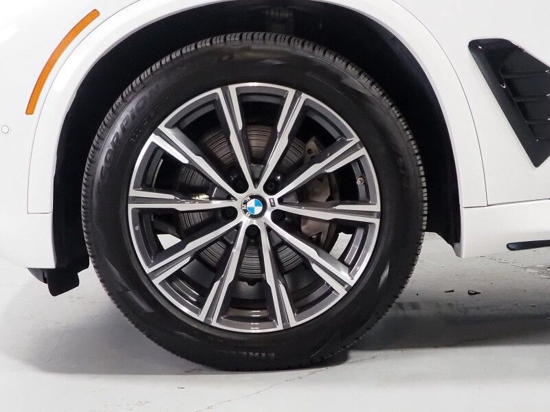 2026 BMW X5 xDrive40i AWD *M SPORT PKG, HEADS-UP DISPLAY, NAVIGATION, LIVE COCKPIT PRO, SAFETY ALERTS, CURVED DISPLAY, 360 CAMERAS, PANORAMA MOONROOF, CLIMATE/MULTI-CONTOUR SEATS, HEATED STEERING, HARMAN/KARDON, WIRELESS CHARGING Round Rock TX