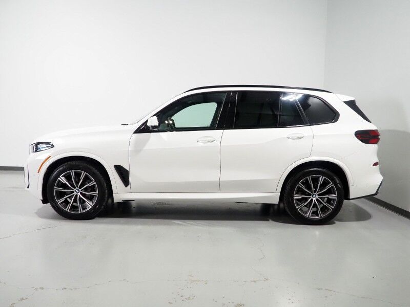 2026 BMW X5 xDrive40i AWD *M SPORT PKG, HEADS-UP DISPLAY, NAVIGATION, LIVE COCKPIT PRO, SAFETY ALERTS, CURVED DISPLAY, 360 CAMERAS, PANORAMA MOONROOF, CLIMATE/MULTI-CONTOUR SEATS, HEATED STEERING, HARMAN/KARDON, WIRELESS CHARGING Round Rock TX