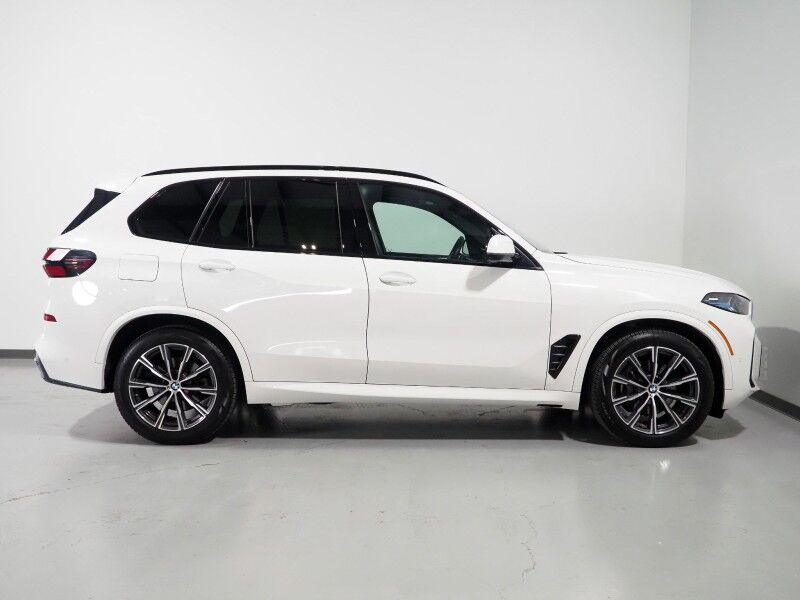 2026 BMW X5 xDrive40i AWD *M SPORT PKG, HEADS-UP DISPLAY, NAVIGATION, LIVE COCKPIT PRO, SAFETY ALERTS, CURVED DISPLAY, 360 CAMERAS, PANORAMA MOONROOF, CLIMATE/MULTI-CONTOUR SEATS, HEATED STEERING, HARMAN/KARDON, WIRELESS CHARGING Round Rock TX