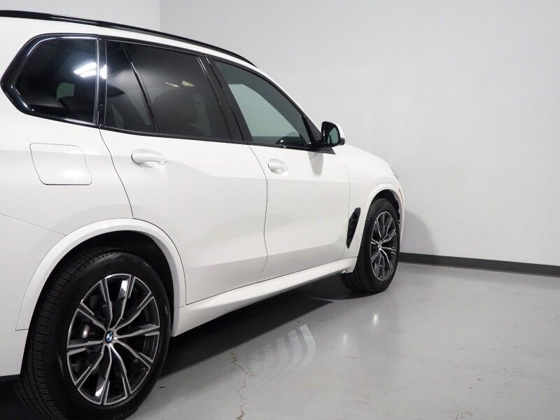2026 BMW X5 xDrive40i AWD *M SPORT PKG, HEADS-UP DISPLAY, NAVIGATION, LIVE COCKPIT PRO, SAFETY ALERTS, CURVED DISPLAY, 360 CAMERAS, PANORAMA MOONROOF, CLIMATE/MULTI-CONTOUR SEATS, HEATED STEERING, HARMAN/KARDON, WIRELESS CHARGING Round Rock TX