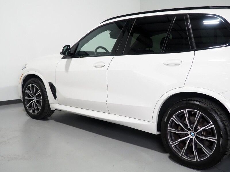 2026 BMW X5 xDrive40i AWD *M SPORT PKG, HEADS-UP DISPLAY, NAVIGATION, LIVE COCKPIT PRO, SAFETY ALERTS, CURVED DISPLAY, 360 CAMERAS, PANORAMA MOONROOF, CLIMATE/MULTI-CONTOUR SEATS, HEATED STEERING, HARMAN/KARDON, WIRELESS CHARGING Round Rock TX