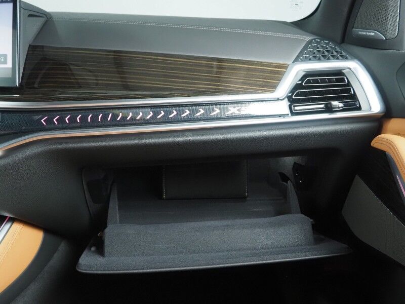 2026 BMW X5 xDrive40i AWD *M SPORT PKG, HEADS-UP DISPLAY, NAVIGATION, LIVE COCKPIT PRO, SAFETY ALERTS, CURVED DISPLAY, 360 CAMERAS, PANORAMA MOONROOF, CLIMATE/MULTI-CONTOUR SEATS, HEATED STEERING, HARMAN/KARDON, WIRELESS CHARGING Round Rock TX