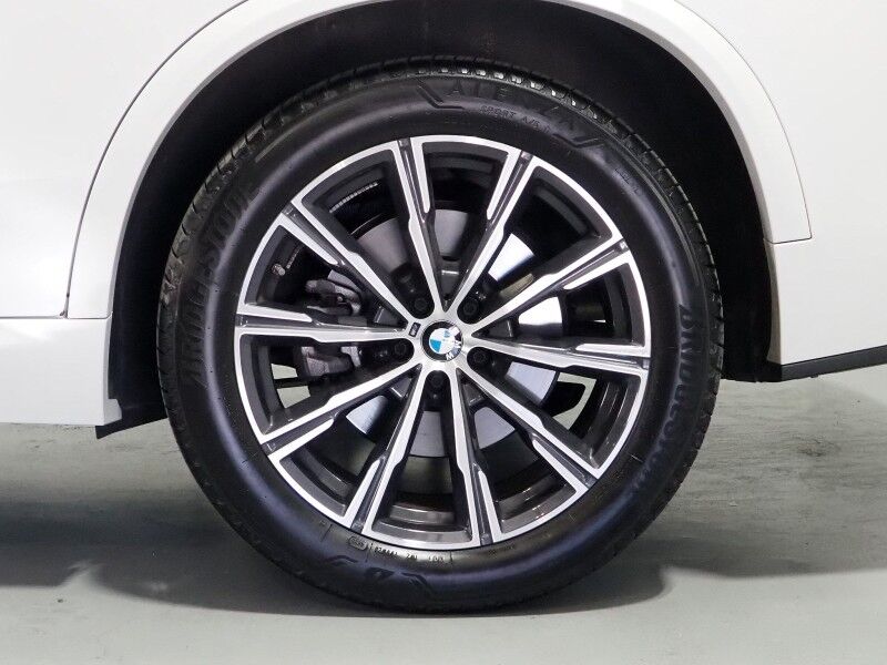 2026 BMW X5 xDrive40i AWD *M SPORT PKG, HEADS-UP DISPLAY, NAVIGATION, LIVE COCKPIT PRO, SAFETY ALERTS, CURVED DISPLAY, 360 CAMERAS, PANORAMA MOONROOF, CLIMATE/MULTI-CONTOUR SEATS, HEATED STEERING, HARMAN/KARDON, WIRELESS CHARGING Round Rock TX