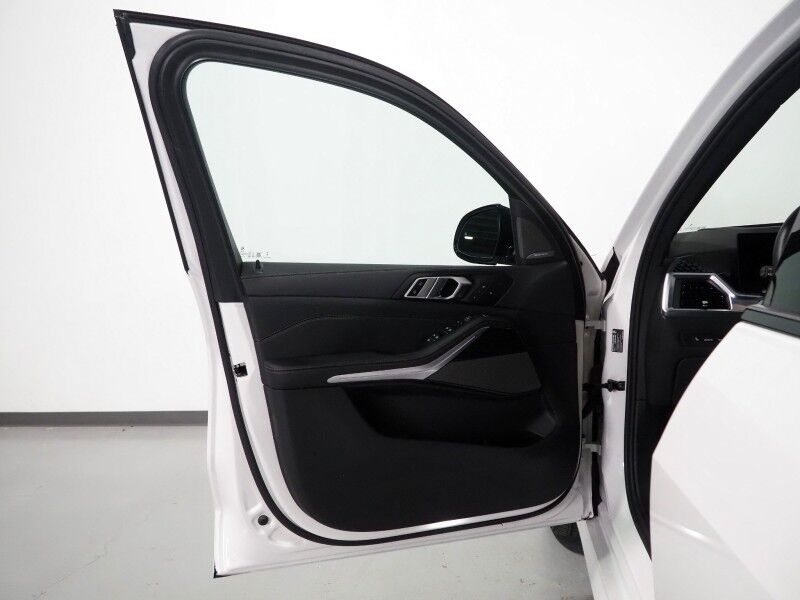 2026 BMW X5 xDrive40i AWD *M SPORT PKG, HEADS-UP DISPLAY, NAVIGATION, LIVE COCKPIT PRO, SAFETY ALERTS, CURVED DISPLAY, 360 CAMERAS, PANORAMA MOONROOF, CLIMATE/MULTI-CONTOUR SEATS, HEATED STEERING, HARMAN/KARDON, WIRELESS CHARGING Round Rock TX