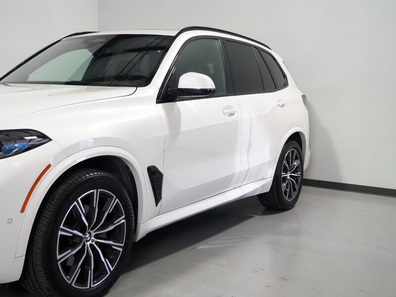 2026 BMW X5 xDrive40i AWD *M SPORT PKG, HEADS-UP DISPLAY, NAVIGATION, LIVE COCKPIT PRO, SAFETY ALERTS, CURVED DISPLAY, 360 CAMERAS, PANORAMA MOONROOF, CLIMATE/MULTI-CONTOUR SEATS, HEATED STEERING, HARMAN/KARDON, WIRELESS CHARGING Round Rock TX
