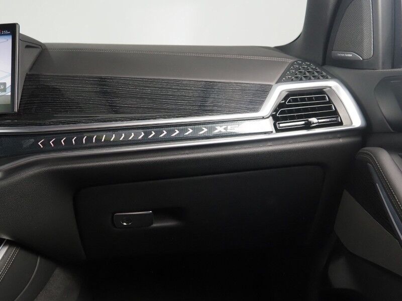 2026 BMW X5 xDrive40i AWD *M SPORT PKG, HEADS-UP DISPLAY, NAVIGATION, LIVE COCKPIT PRO, SAFETY ALERTS, CURVED DISPLAY, 360 CAMERAS, PANORAMA MOONROOF, CLIMATE/MULTI-CONTOUR SEATS, HEATED STEERING, HARMAN/KARDON, WIRELESS CHARGING Round Rock TX