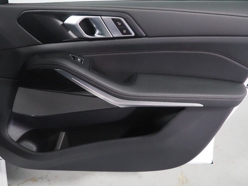 2026 BMW X5 xDrive40i AWD *M SPORT PKG, HEADS-UP DISPLAY, NAVIGATION, LIVE COCKPIT PRO, SAFETY ALERTS, CURVED DISPLAY, 360 CAMERAS, PANORAMA MOONROOF, CLIMATE/MULTI-CONTOUR SEATS, HEATED STEERING, HARMAN/KARDON, WIRELESS CHARGING Round Rock TX
