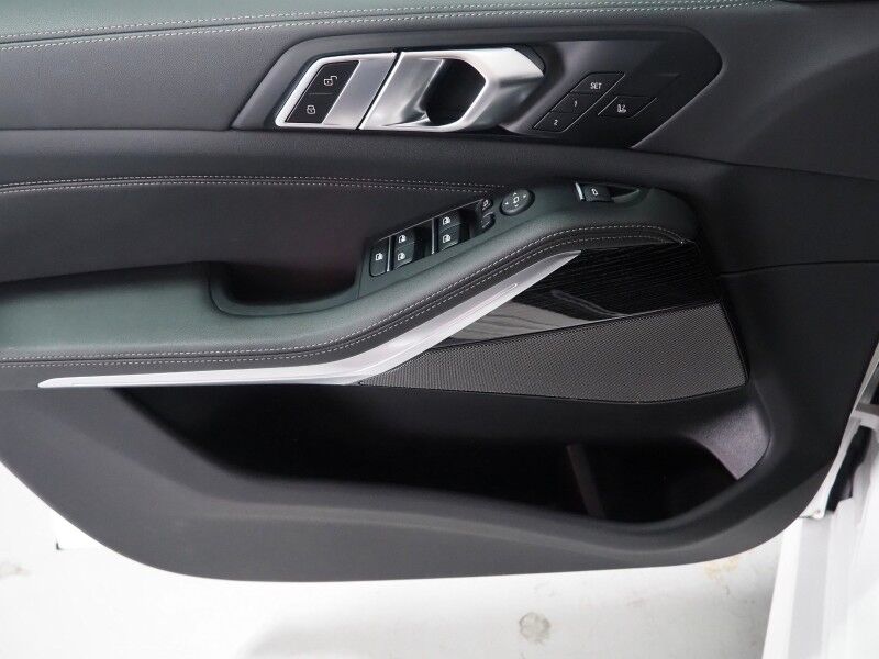 2026 BMW X5 xDrive40i AWD *M SPORT PKG, HEADS-UP DISPLAY, NAVIGATION, LIVE COCKPIT PRO, SAFETY ALERTS, CURVED DISPLAY, 360 CAMERAS, PANORAMA MOONROOF, CLIMATE/MULTI-CONTOUR SEATS, HEATED STEERING, HARMAN/KARDON, WIRELESS CHARGING Round Rock TX