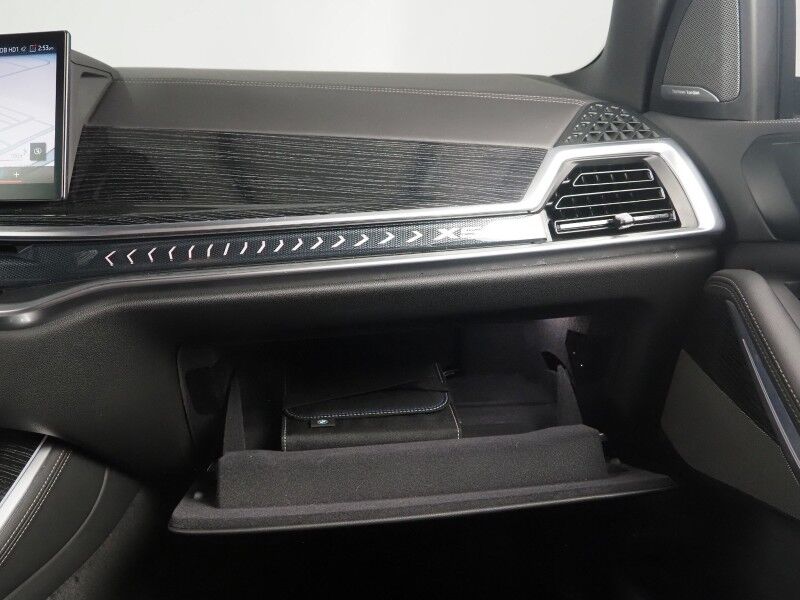 2026 BMW X5 xDrive40i AWD *M SPORT PKG, HEADS-UP DISPLAY, NAVIGATION, LIVE COCKPIT PRO, SAFETY ALERTS, CURVED DISPLAY, 360 CAMERAS, PANORAMA MOONROOF, CLIMATE/MULTI-CONTOUR SEATS, HEATED STEERING, HARMAN/KARDON, WIRELESS CHARGING Round Rock TX