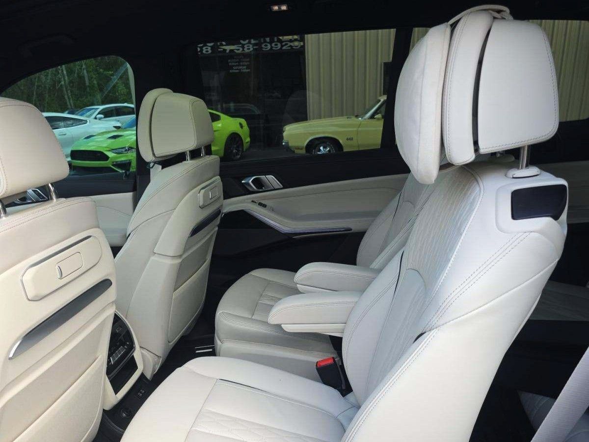2026 BMW X7 xDrive40i Massage Seats Harman Kardon Sound Portland OR