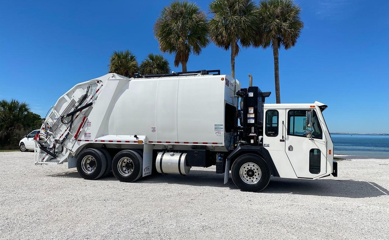 2026 Battle Motors LET2 28 yard Pac-Tech Rear Loader Garbage Truck