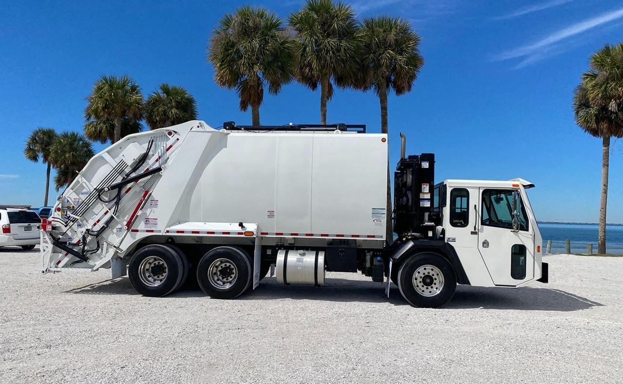 2026 Battle Motors LET2 28 yard Pac-Tech Rear Loader Garbage Truck