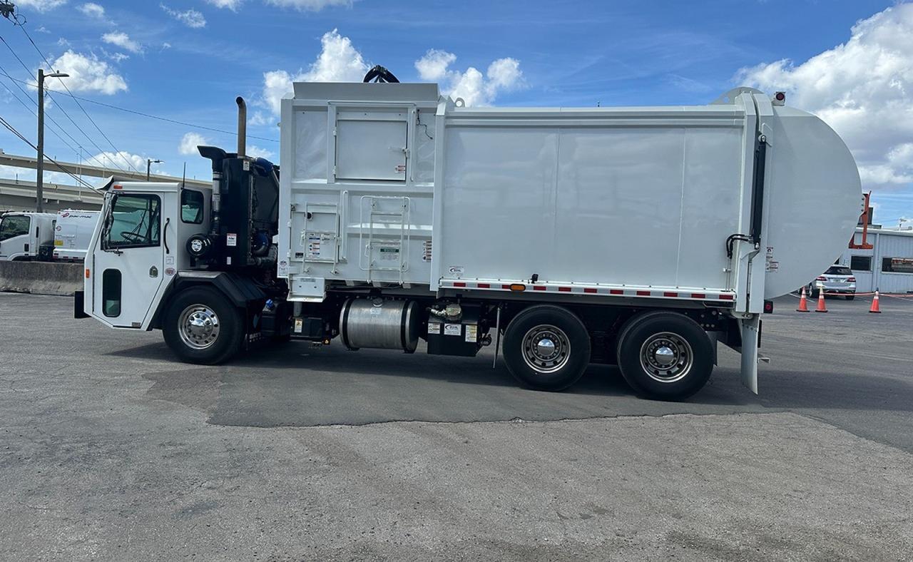 2026 Battle Motors RAIDER 28/31 yard Pac Tech Raptor Z Side Loader Garbage Truck