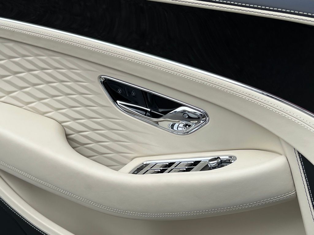 2026 Bentley Continental GT Azure - Photo 26