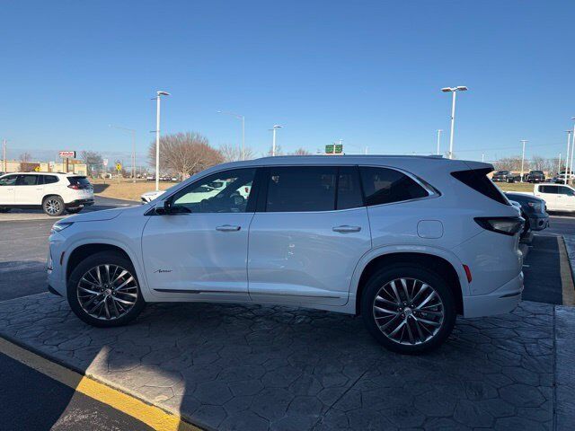 2026 Buick Enclave Avenir Carbondale IL