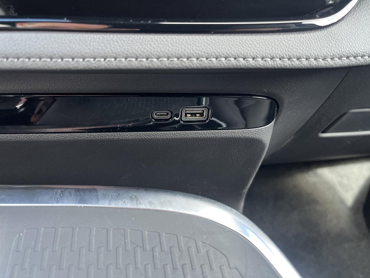 2026 Buick Enclave Sport Touring AWD SuperCruisePkg w/22HighGlossBlackWheels AdptvCrz HD-SurroundVision Saukville WI