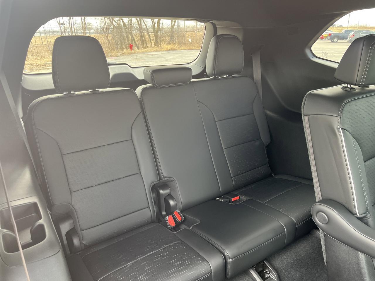 2026 Buick Enclave Sport Touring AWD SuperCruisePkg w/22HighGlossBlackWheels AdptvCrz HD-SurroundVision Saukville WI