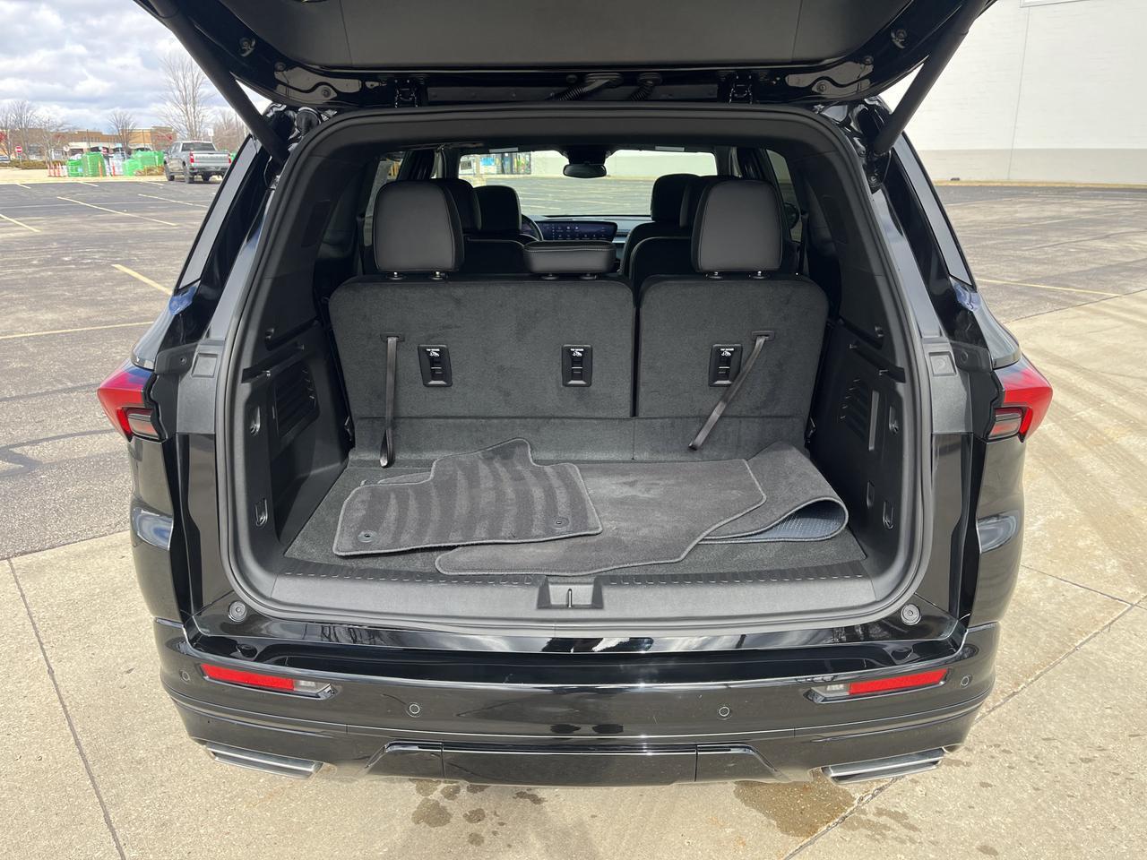 2026 Buick Enclave Sport Touring AWD SuperCruisePkg w/22HighGlossBlackWheels AdptvCrz HD-SurroundVision Saukville WI