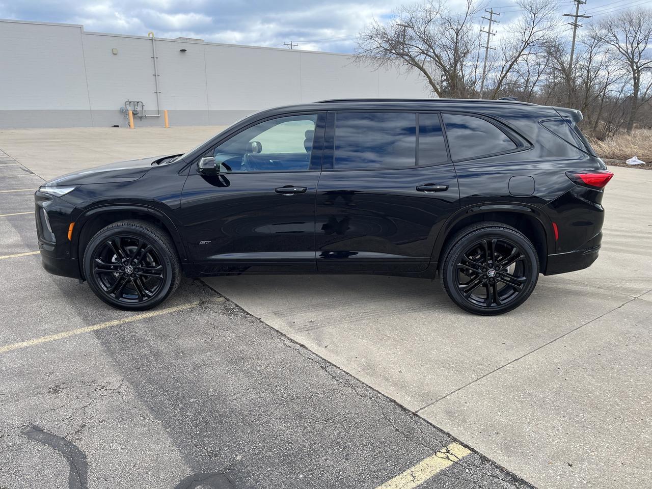 2026 Buick Enclave Sport Touring AWD SuperCruisePkg w/22HighGlossBlackWheels AdptvCrz HD-SurroundVision Saukville WI