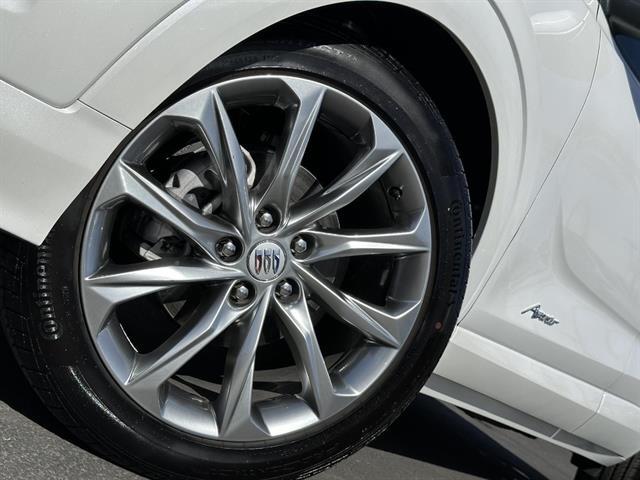 2026 Buick Encore GX Avenir FWD