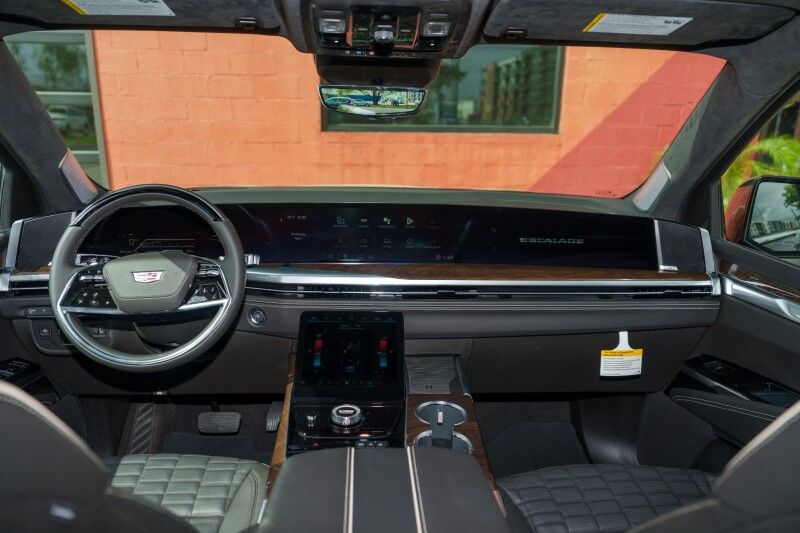 2026 Cadillac Escalade 4WD Platinum Luxury Birmingham AL