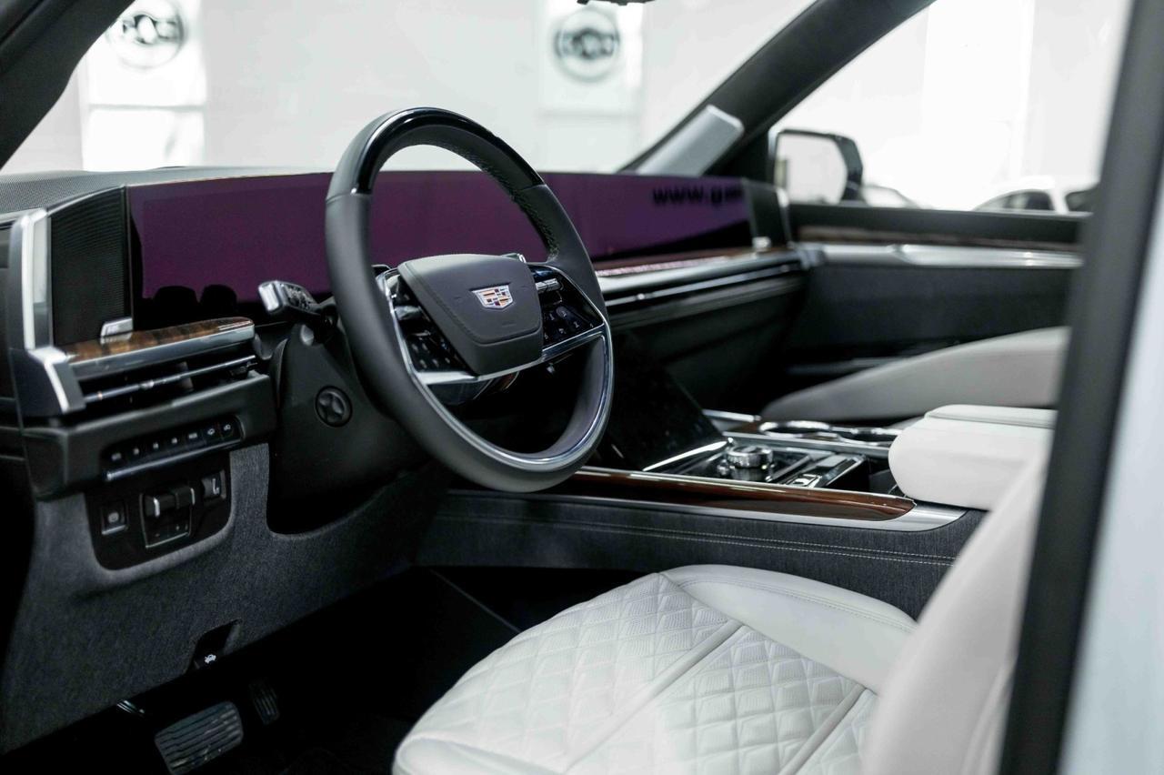 2026 Cadillac Escalade ESV 4WD Platinum Sport