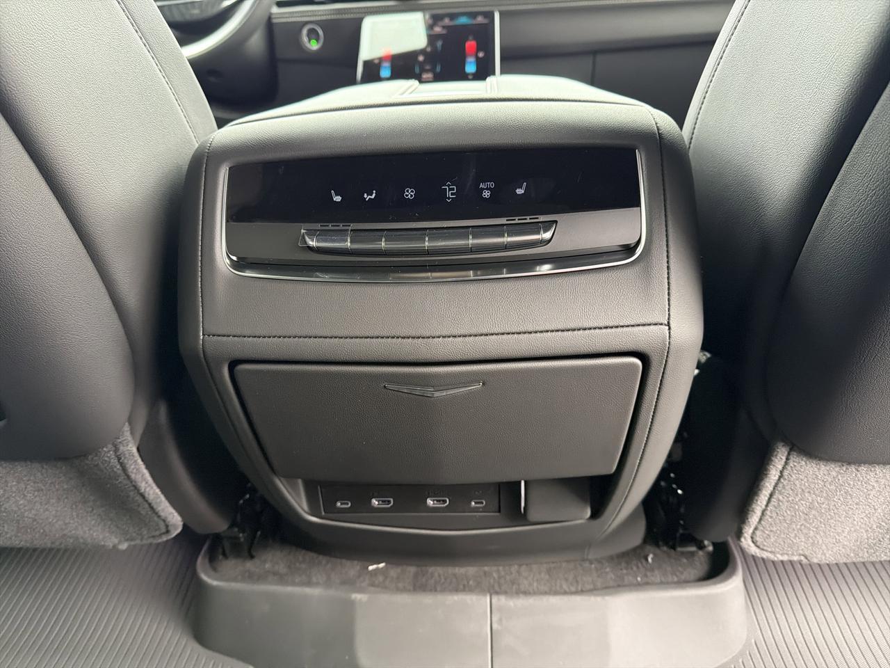 2026 Cadillac Escalade ESV Luxury 4WD Saukville WI