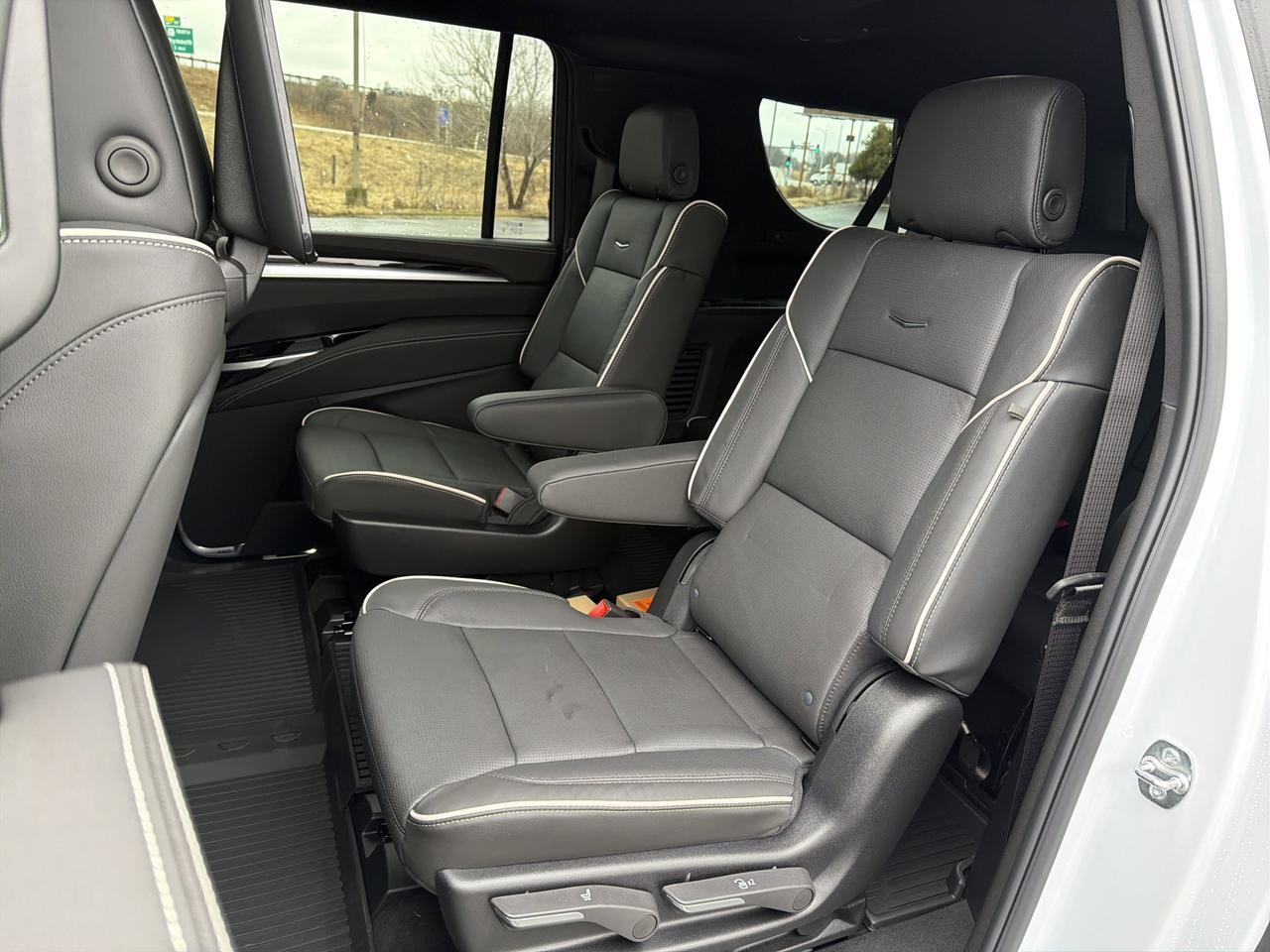 2026 Cadillac Escalade ESV Luxury 4WD Saukville WI