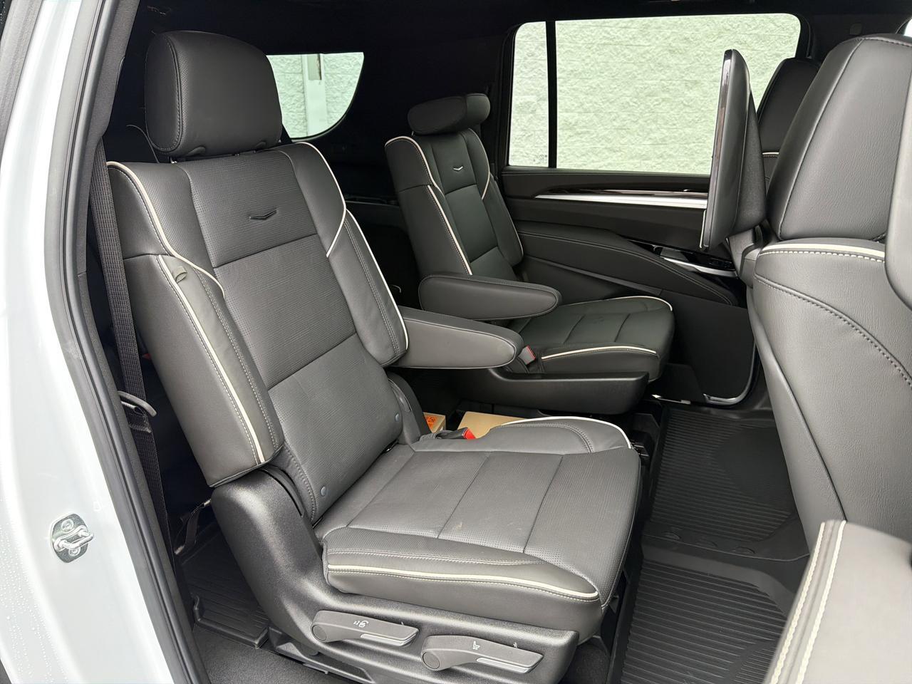 2026 Cadillac Escalade ESV Luxury 4WD Saukville WI