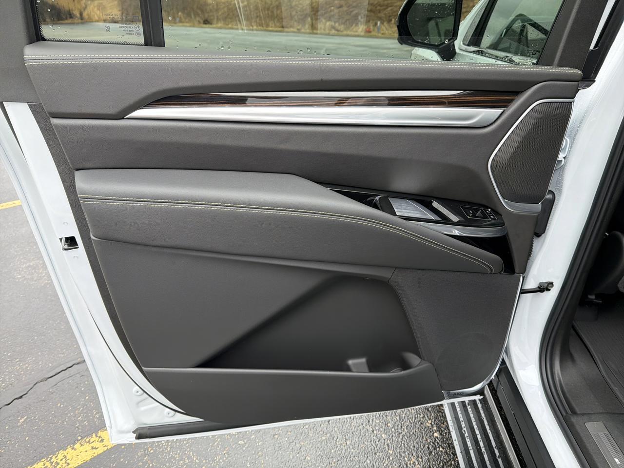 2026 Cadillac Escalade ESV Luxury 4WD Saukville WI