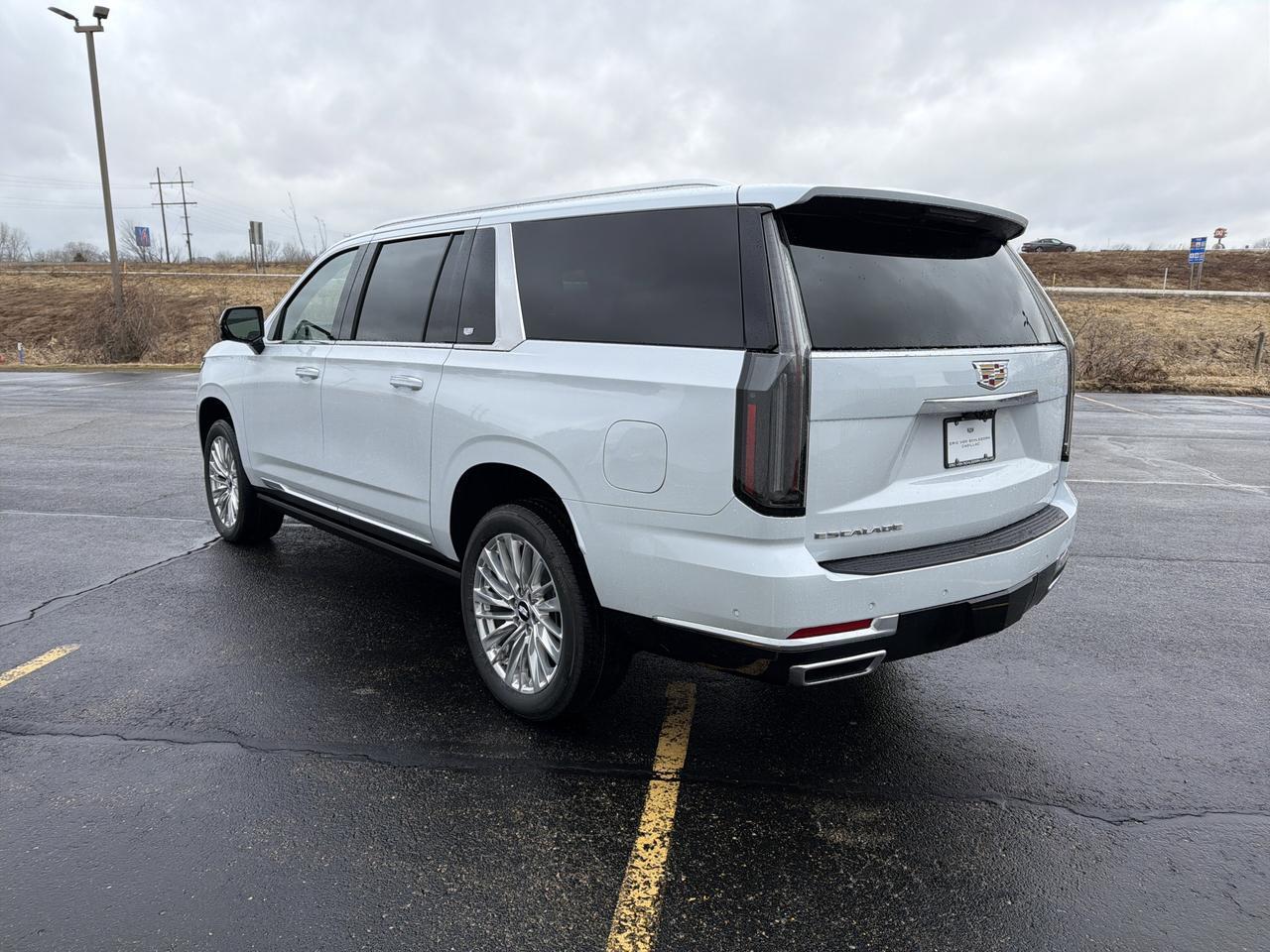 2026 Cadillac Escalade ESV Luxury 4WD Saukville WI