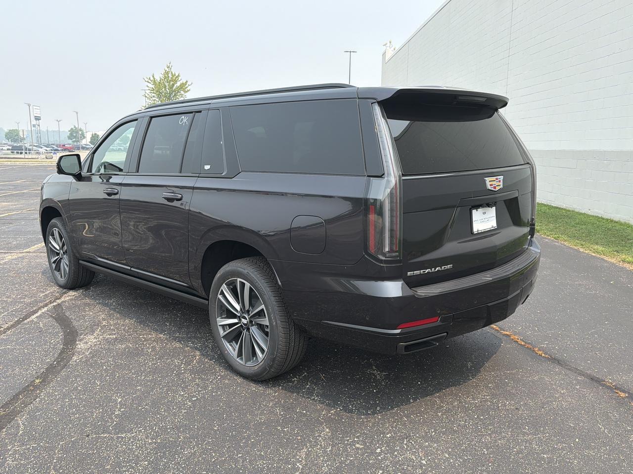 2026 Cadillac Escalade ESV Sport 4WD Saukville WI