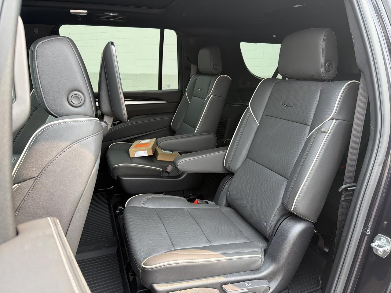 2026 Cadillac Escalade ESV Sport 4WD Saukville WI