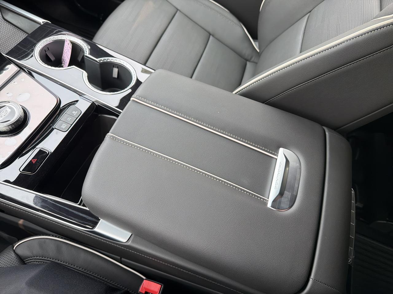 2026 Cadillac Escalade ESV Sport 4WD Saukville WI