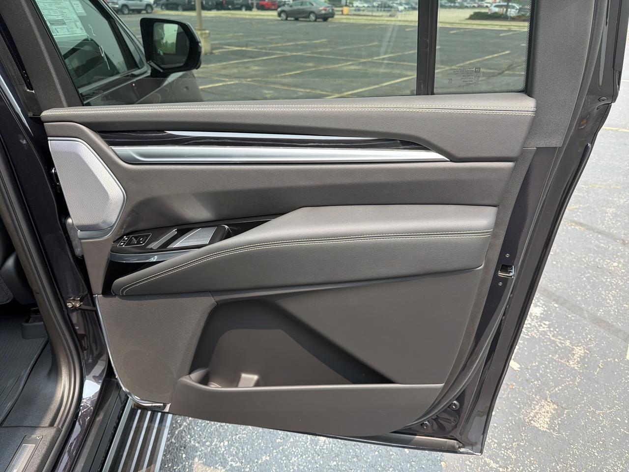 2026 Cadillac Escalade ESV Sport 4WD Saukville WI