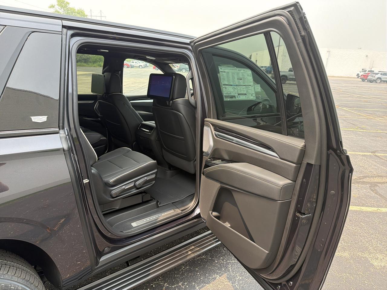 2026 Cadillac Escalade ESV Sport 4WD Saukville WI